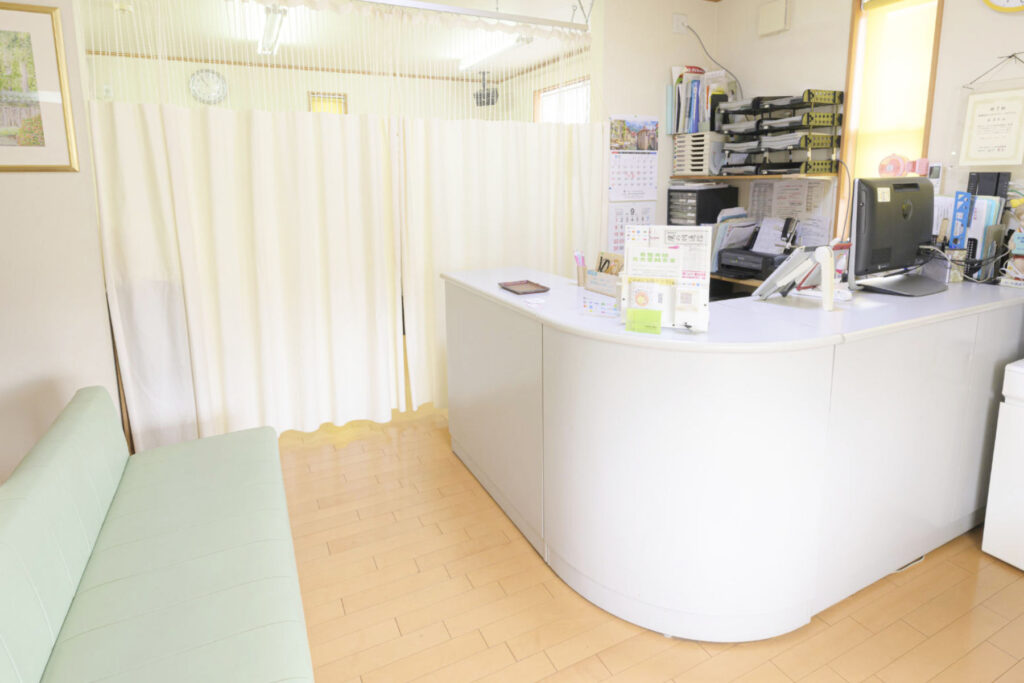 東整骨院の受け付けスペース